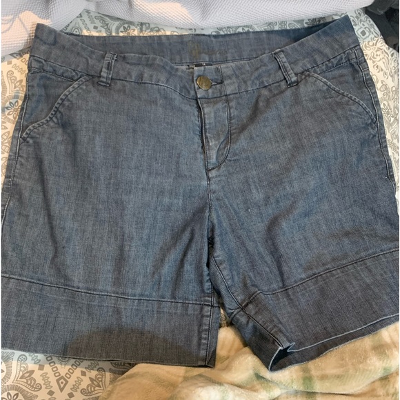 Ladies CP designs shorts - Picture 1 of 3